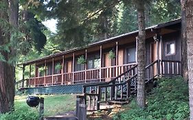 Crater Lake Gateway-Rocky Point Resort